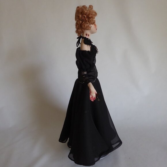 OOAK 18” DRACULA BRIDE VAMPIRE LUCY SCARY GOTHIC HORROR UNDEAD DOLL PROP ODDITY - Picture 4 of 16
